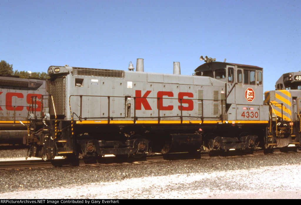 KCS SW1500 #4330 - Kansas City Southern